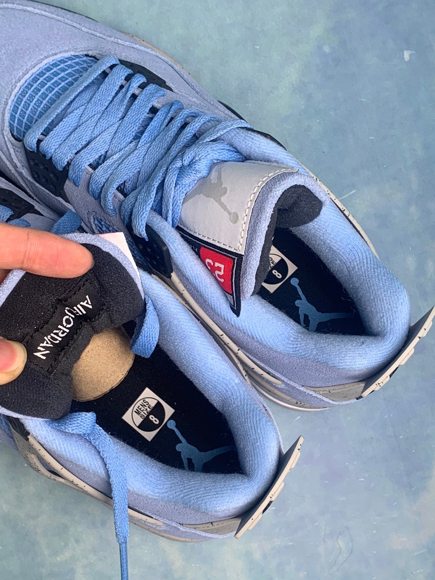 Jord4n 4 “University Blue”
