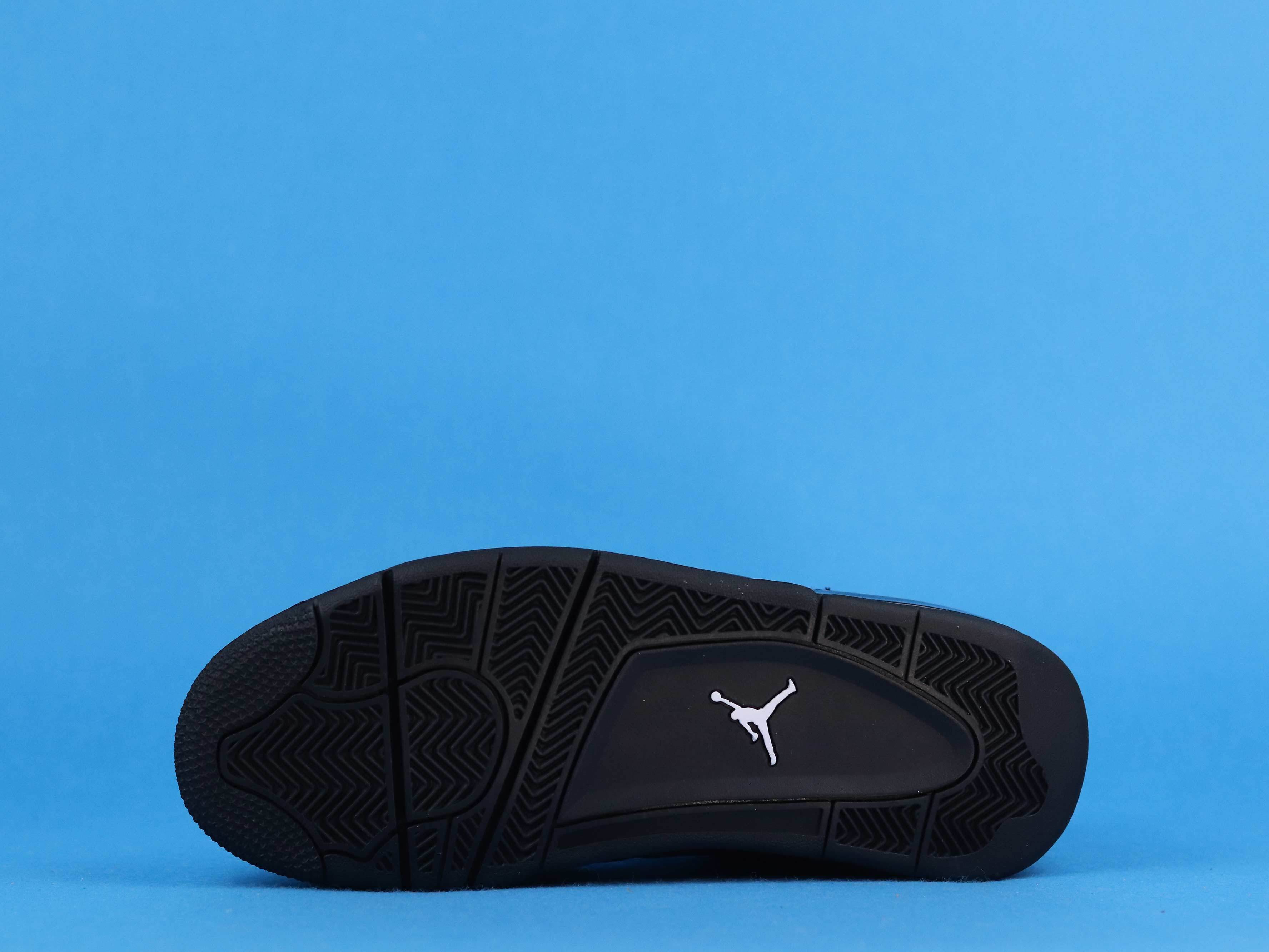 Jord4n 4 “Black Cat”